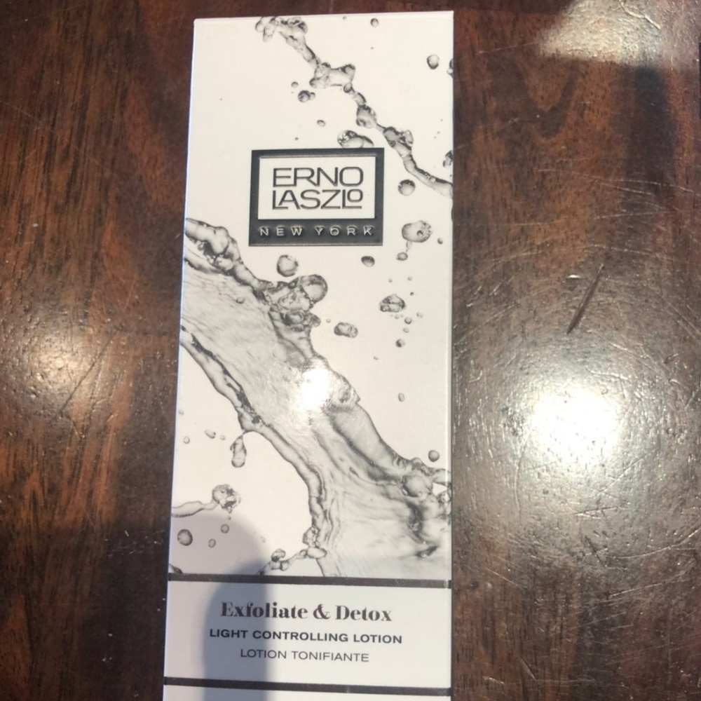 Erno Laszlo light controlling lotion